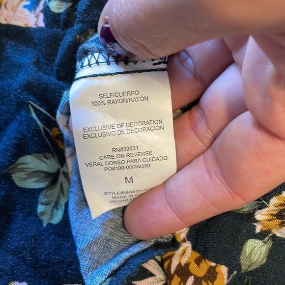 Boho Boxy Floral Top Medium Navy Soft girl Rewind Crop Feminine Cottagecore - Picture 7 of 9